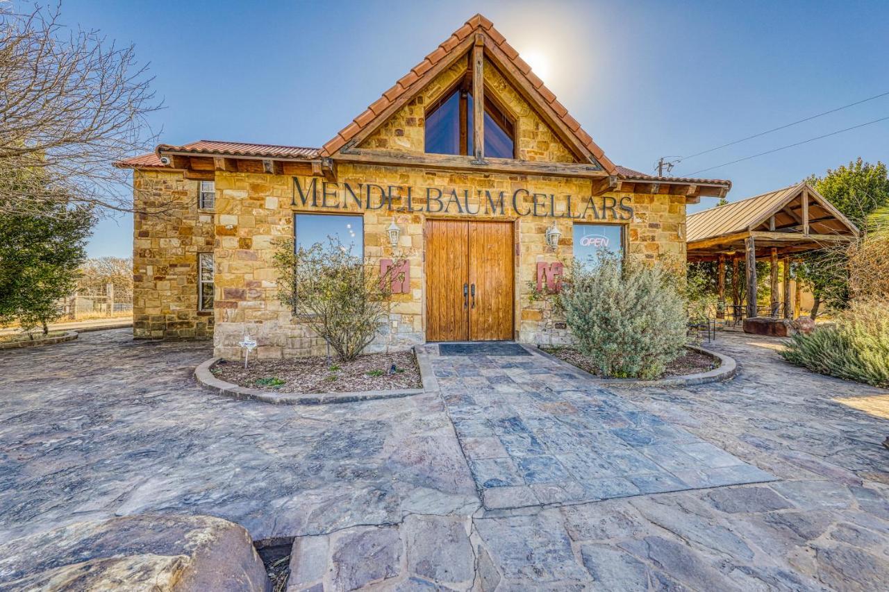 The Plum @ Mendelbaum Winery Guest Cabins Fredericksburg Exterior photo
