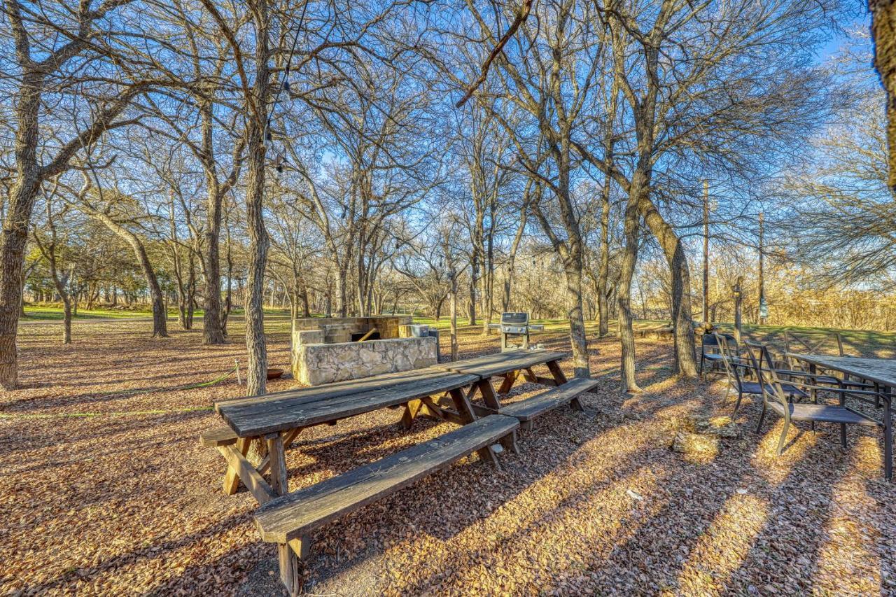 The Plum @ Mendelbaum Winery Guest Cabins Fredericksburg Exterior photo