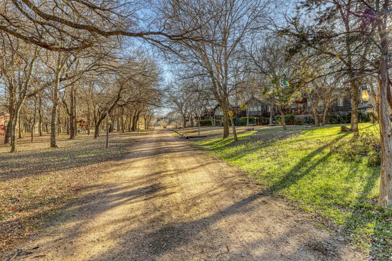 The Plum @ Mendelbaum Winery Guest Cabins Fredericksburg Exterior photo