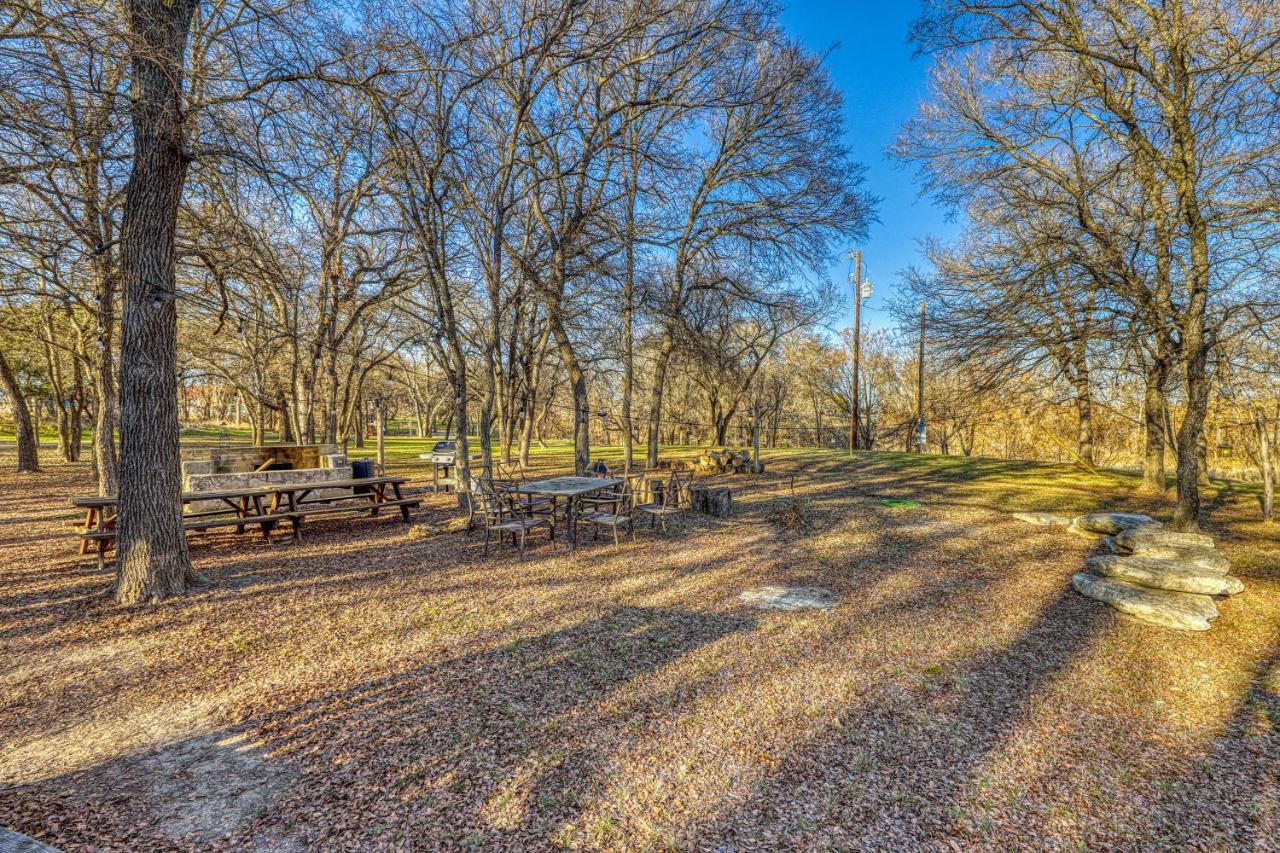 The Plum @ Mendelbaum Winery Guest Cabins Fredericksburg Exterior photo