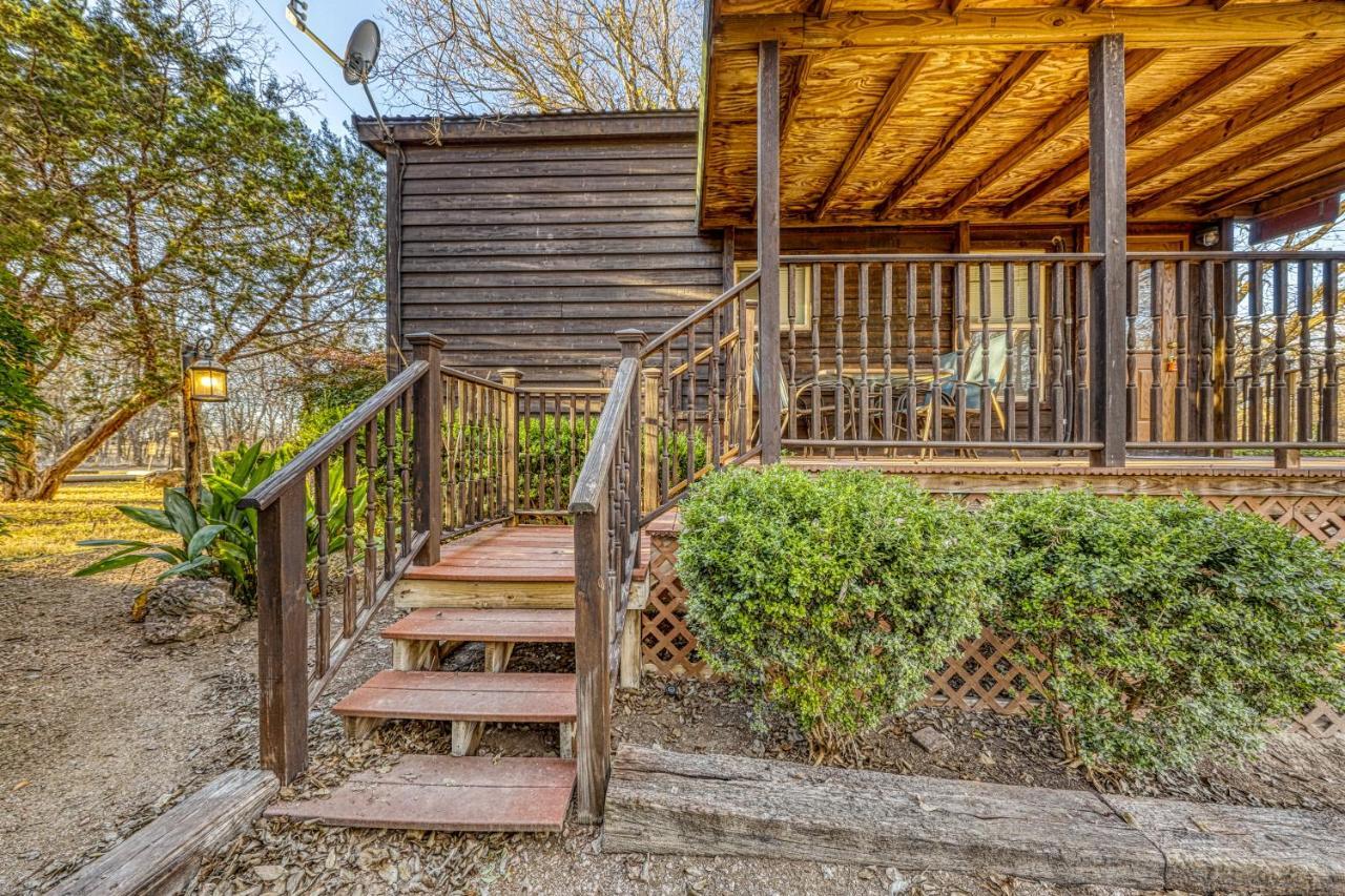 The Plum @ Mendelbaum Winery Guest Cabins Fredericksburg Exterior photo